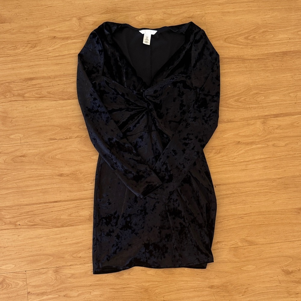 H&M Black Long Sleeve Velvet Dress
